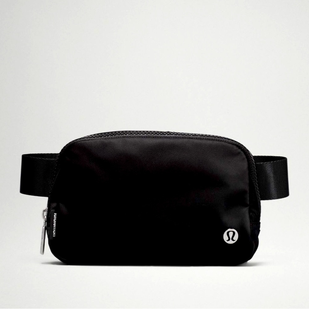Lululemon Everywhere Belt Bag, New no tags